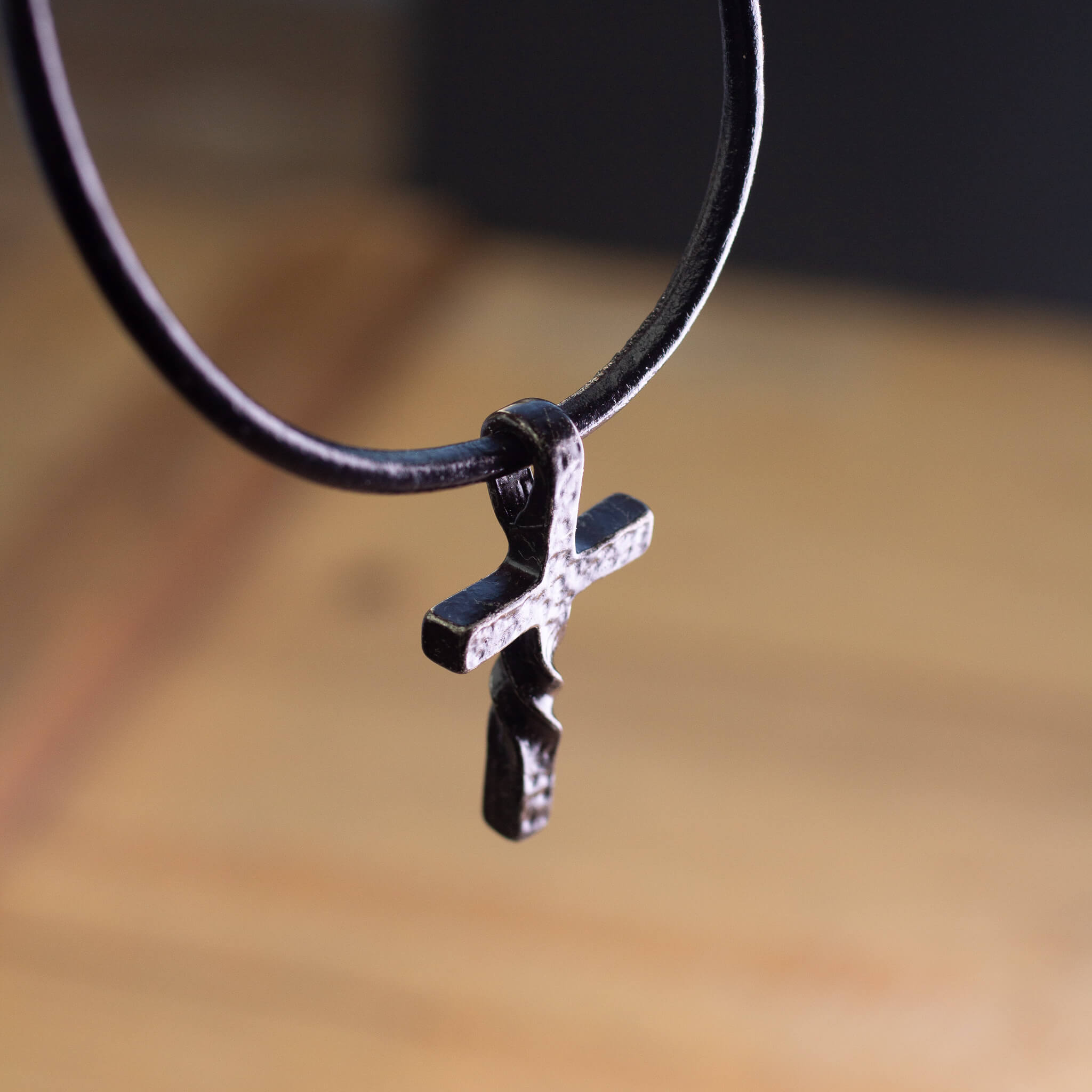 Shadow Cross | Collar | Equannt