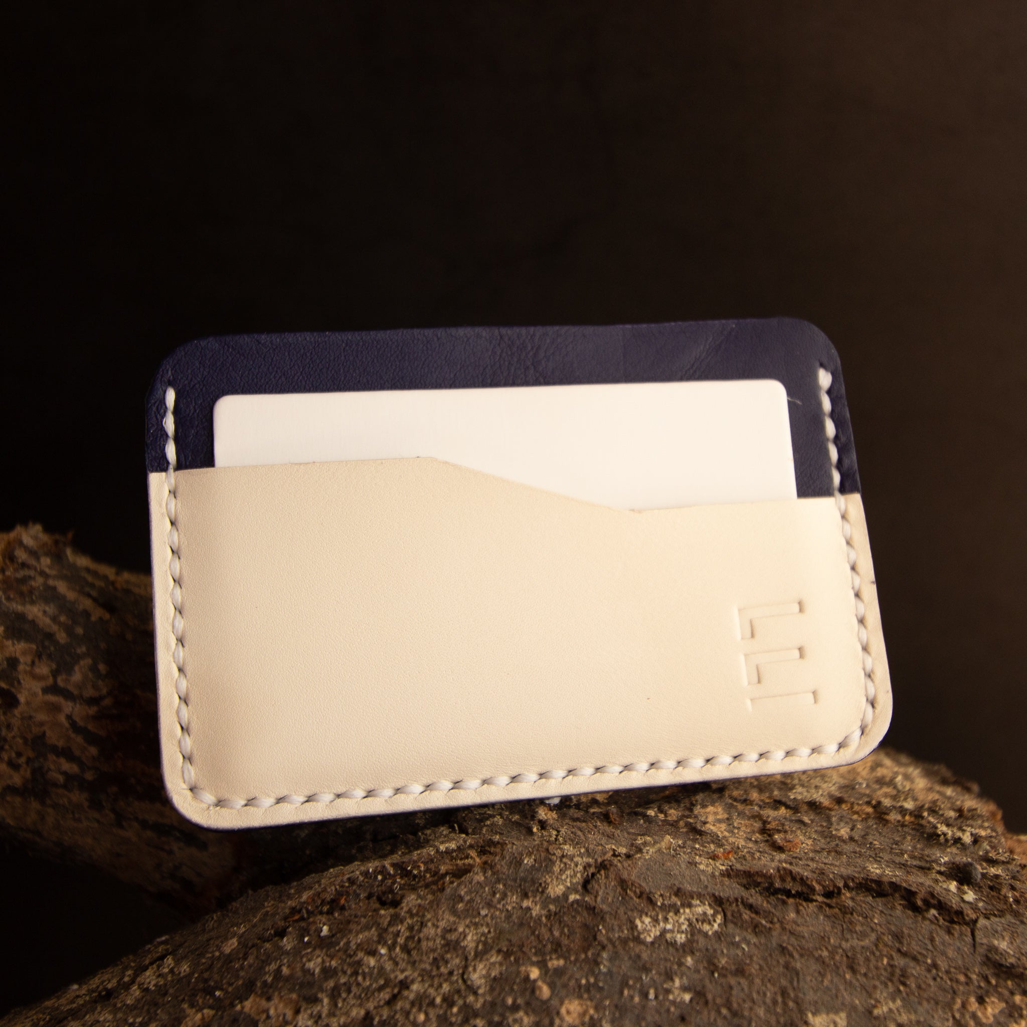 Classic V1 - Premium leather cardholder